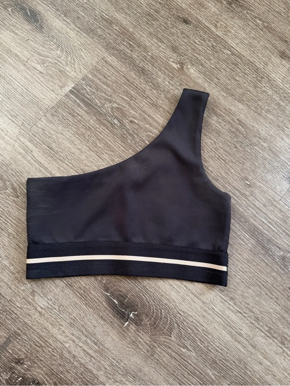 TAN+LINES Black One-Shoulder Sports Bra